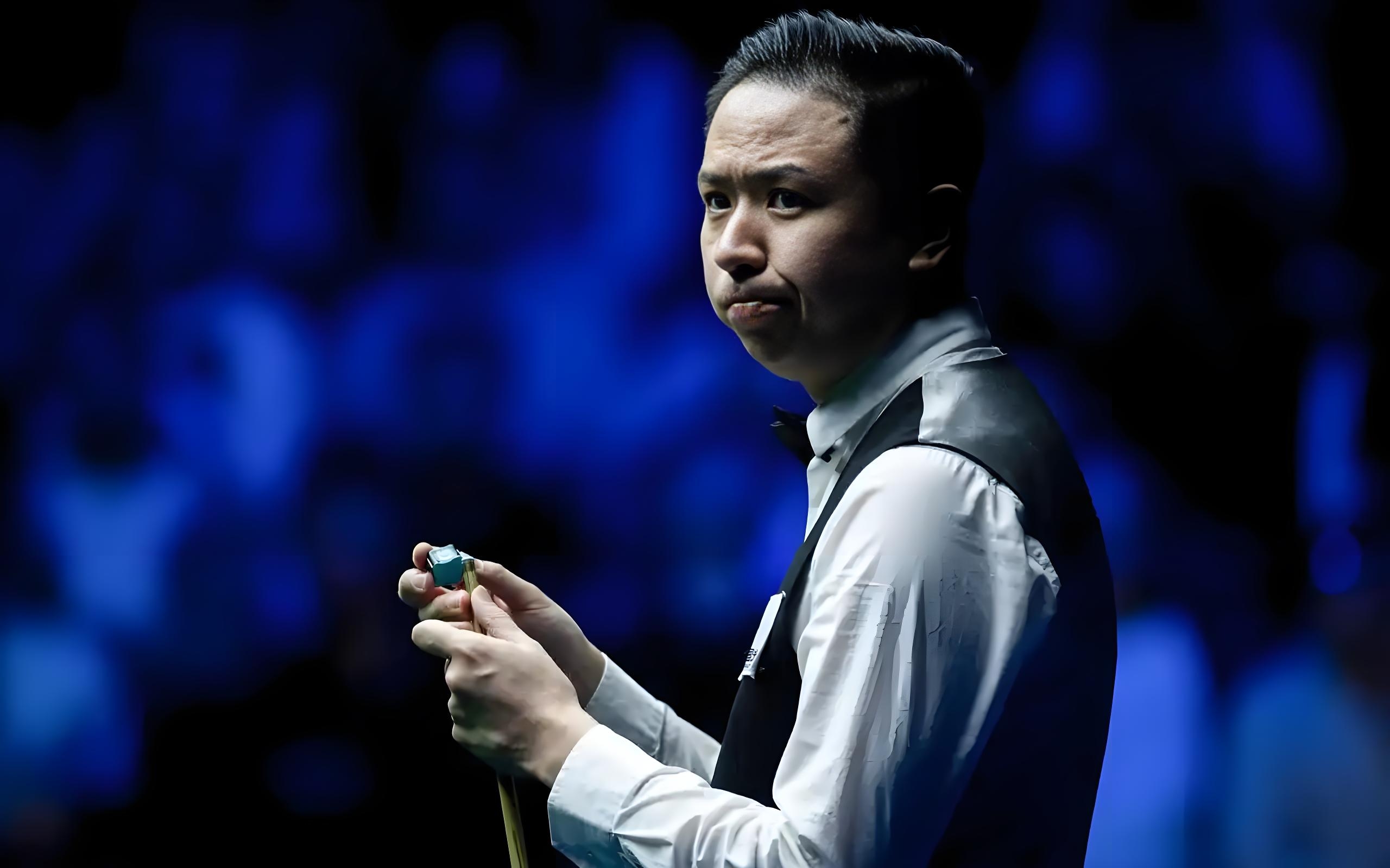 冰球选手发挥出色，荣膺最佳MVP