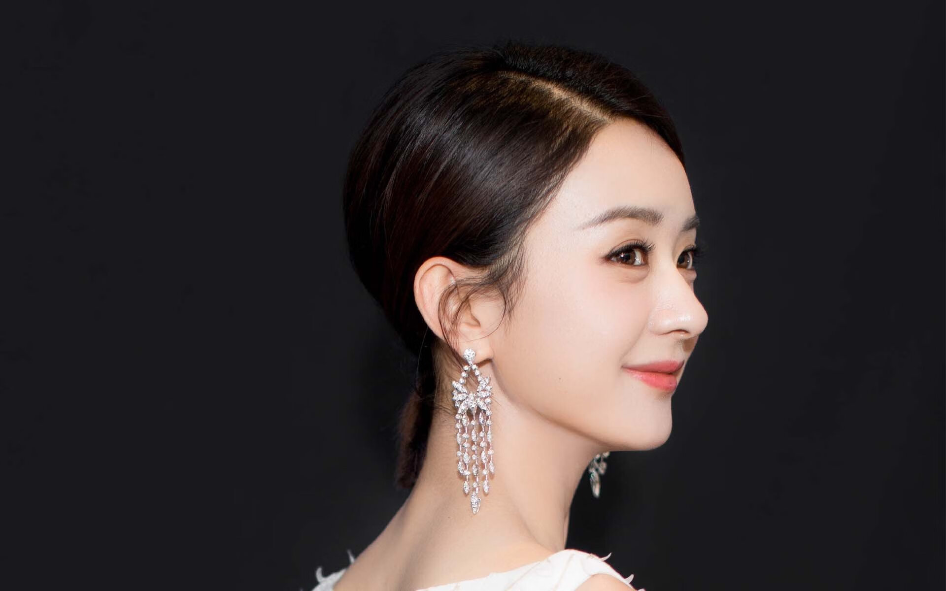 双星闪耀 vs 体系碾压，现代篮球的两种胜利方程式