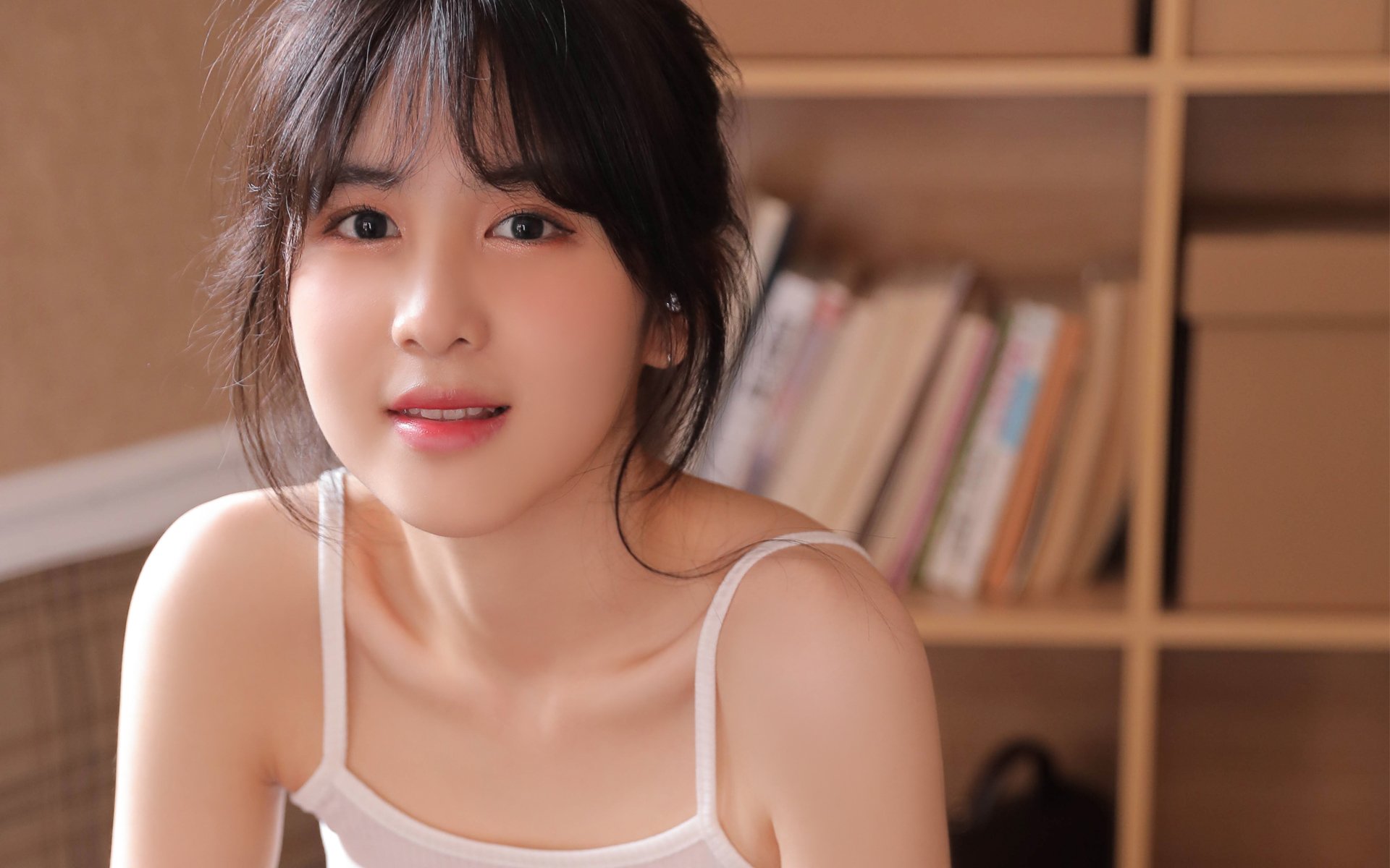 开云体育官网-德甲争冠硝烟浓，丹麦童话再上演，足球世界的双重震撼